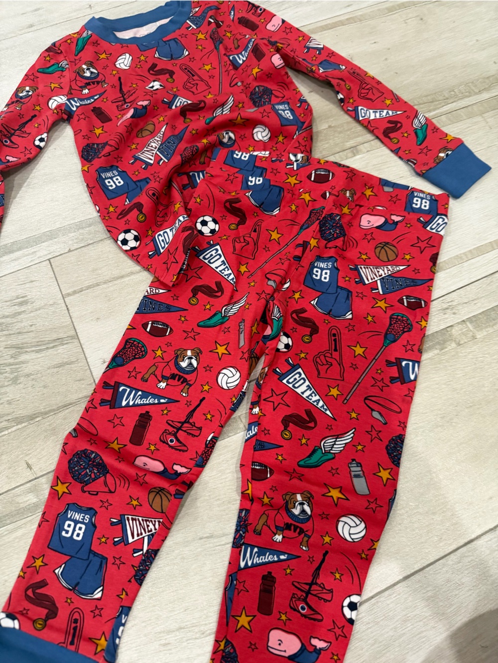 Vineyard Vines Pima cotton Red Sports Themed pajamas size 4T New without tags
